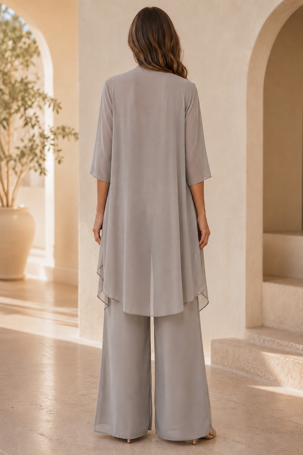 Traje de pantalón de chifón de 3 piezas con top bordado