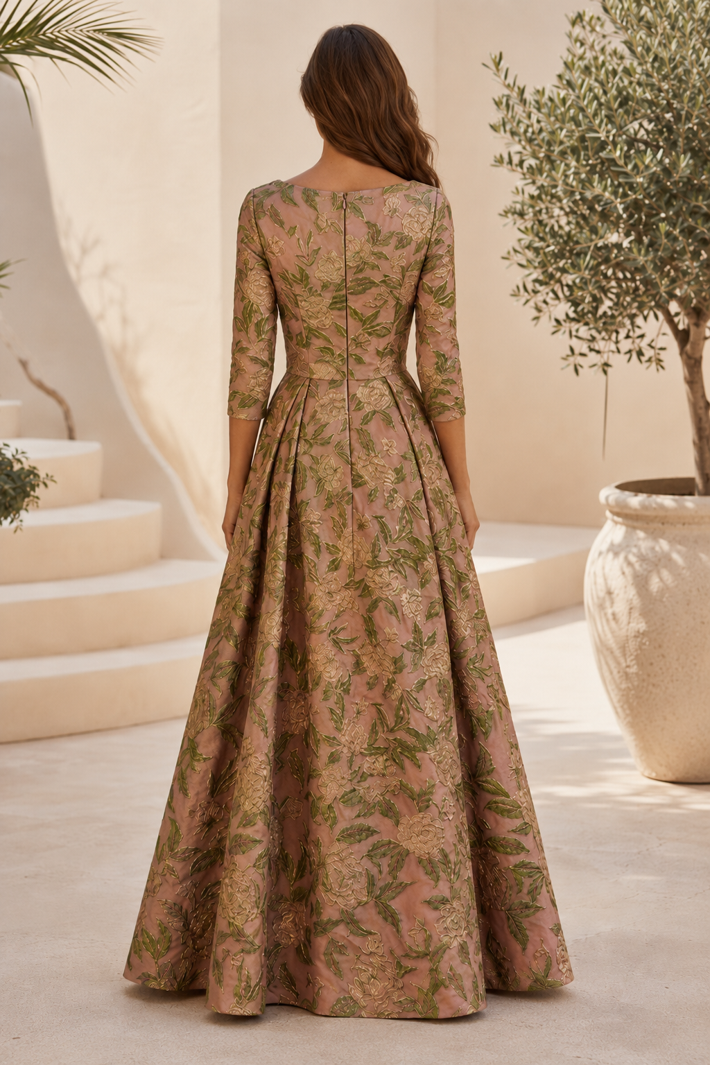 Vestido acampanado de jacquard floral con mangas tres cuartos