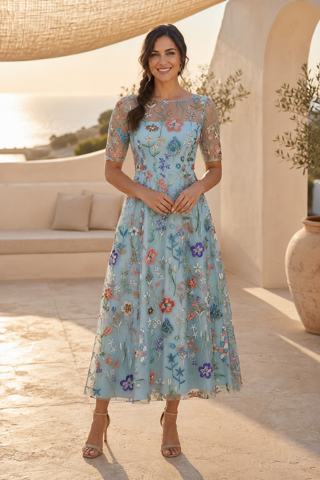Vestido midi con bordado floral y mangas cortas de ilusión