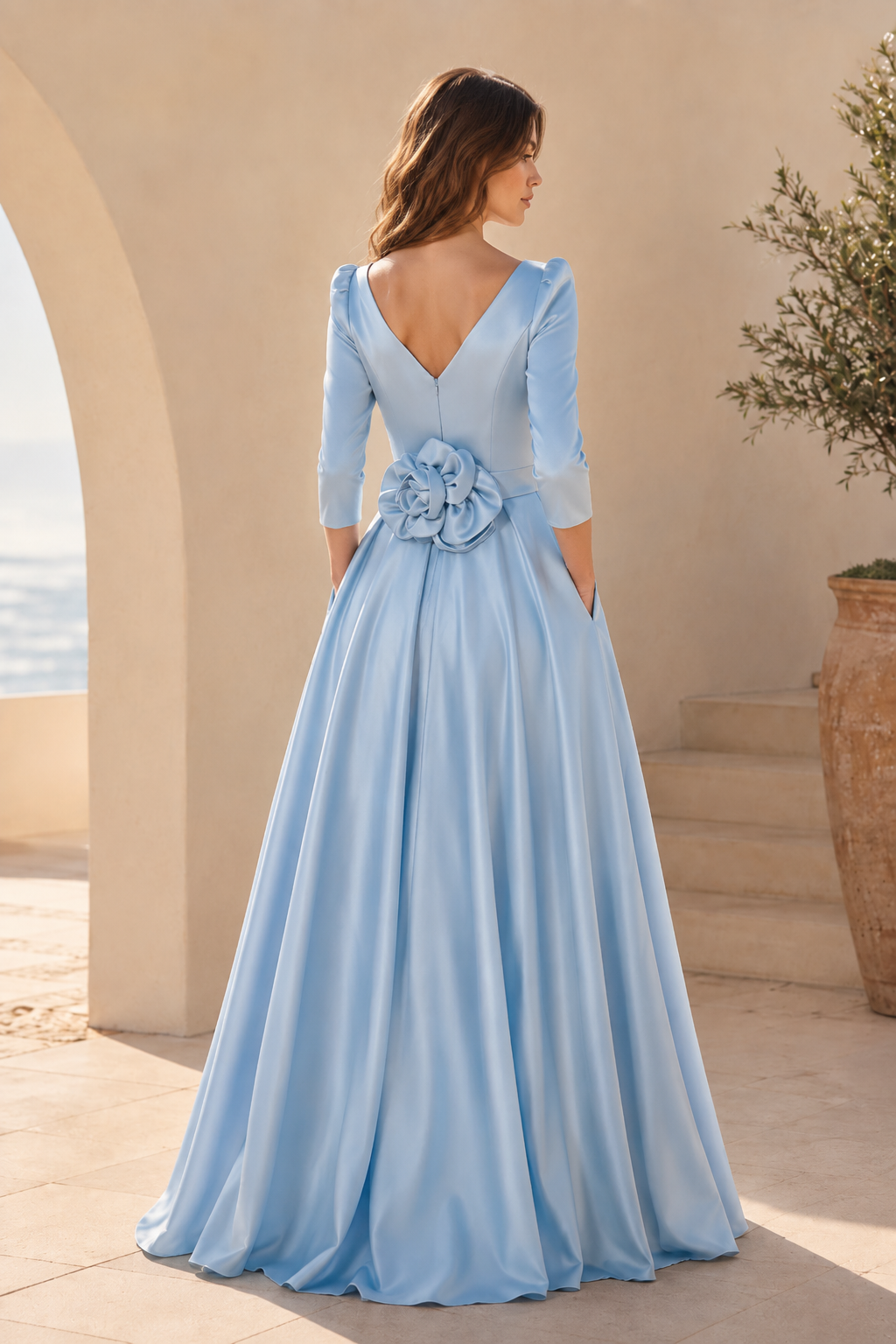 Vestido de raso acampanado con dobladillo alto-bajo y mangas 3/4