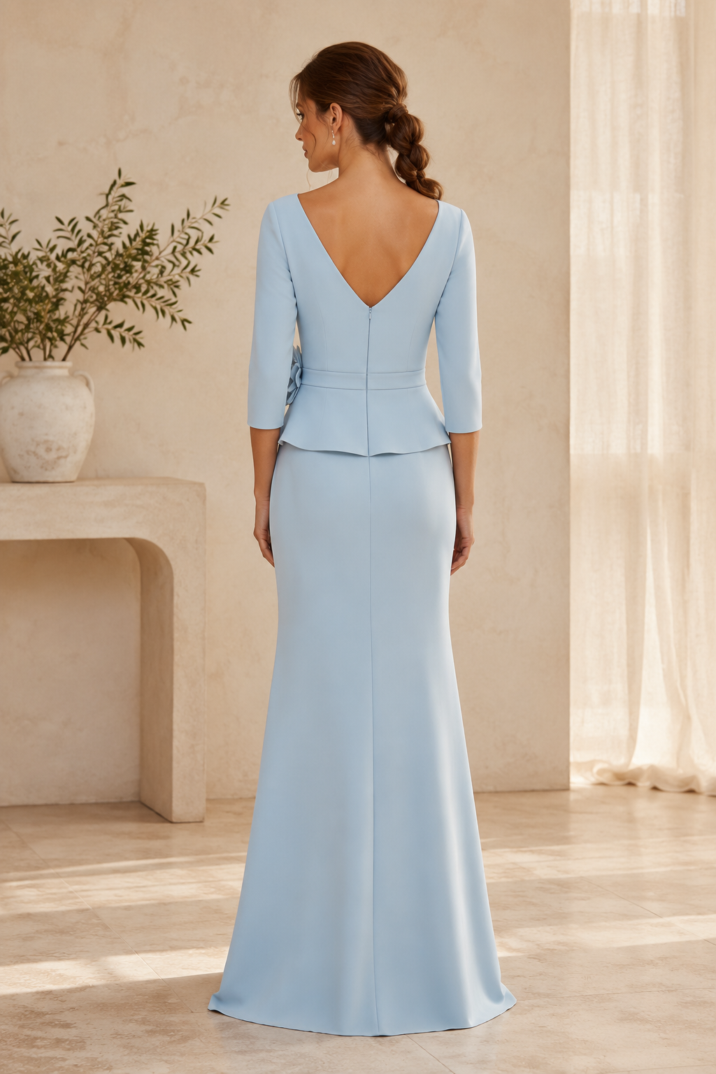 Vestido tubo con cuello en V, cintura floral 3D y fruncido lateral