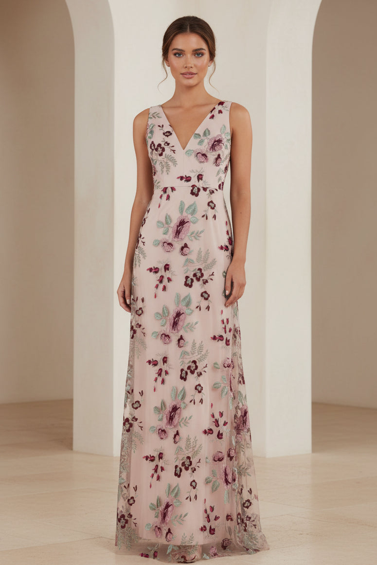 Vestido largo escotado en V con bordados florales