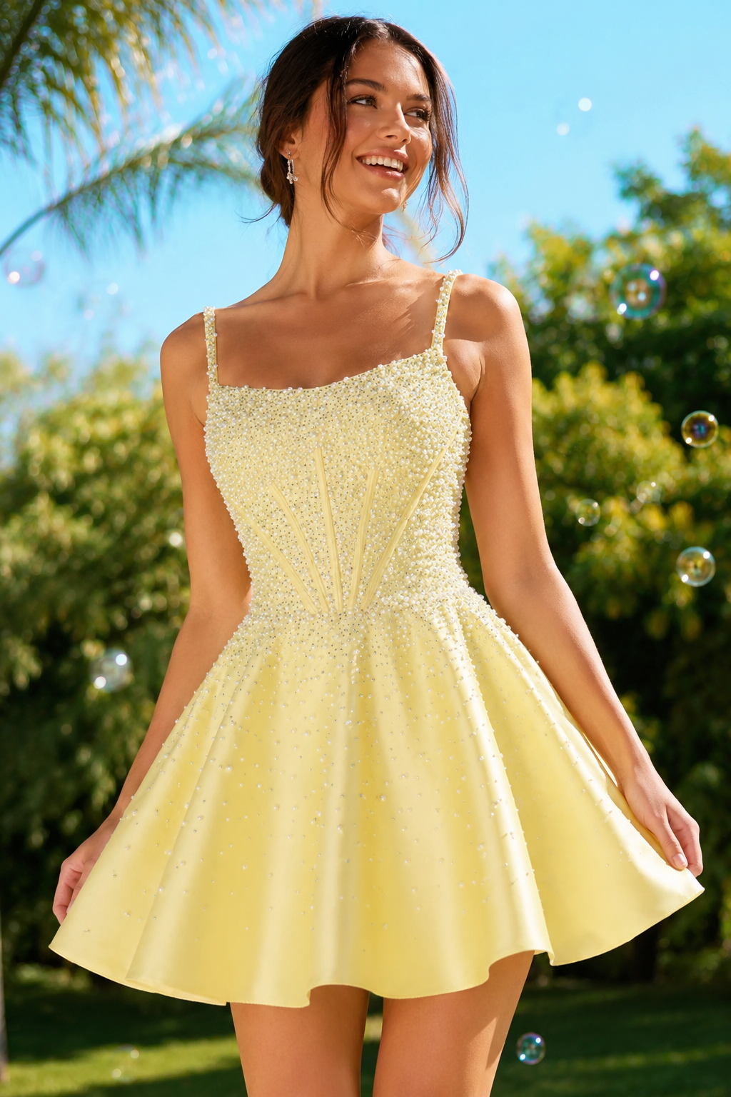 Minivestido evasé corsé con perlas