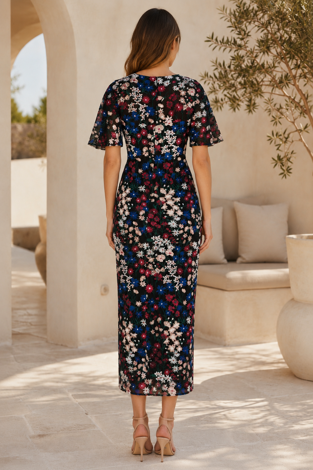 Vestido midi de malla bordado floral con mangas con volantes
