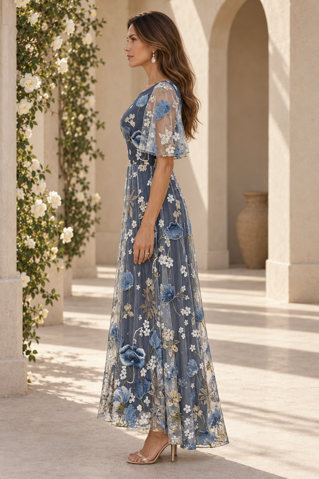 Vestido Evasé con Bordado Floral y Mangas con Volantes