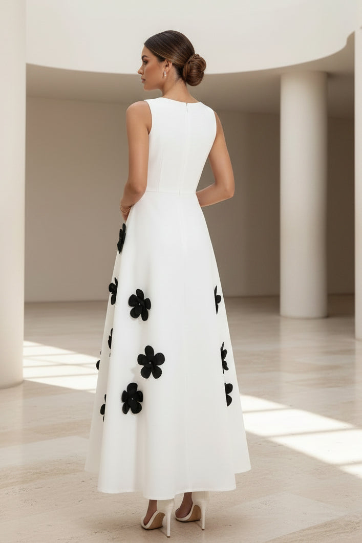Maxivestido sin mangas con apliques florales en 3D
