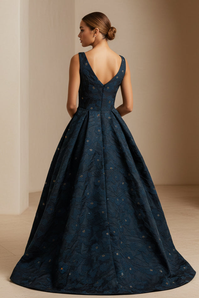 Vestido de fiesta jacquard sin mangas con cuello de pico