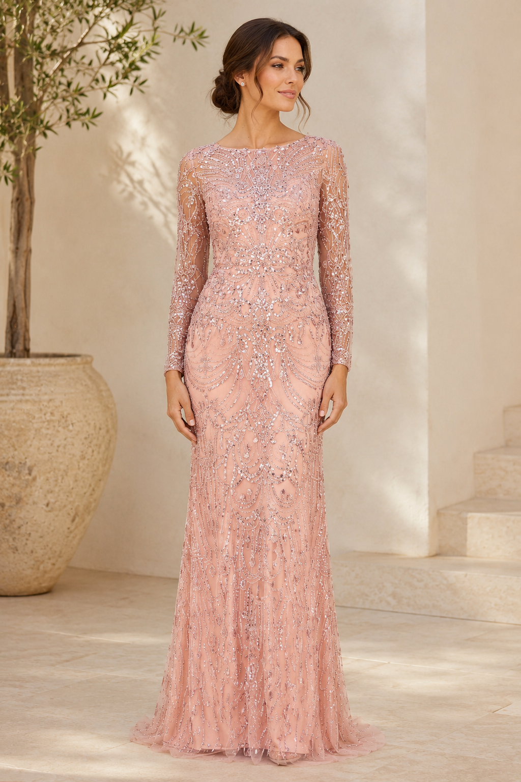 Vestido de noche estilo sirena con mangas largas y pedrería ilusión