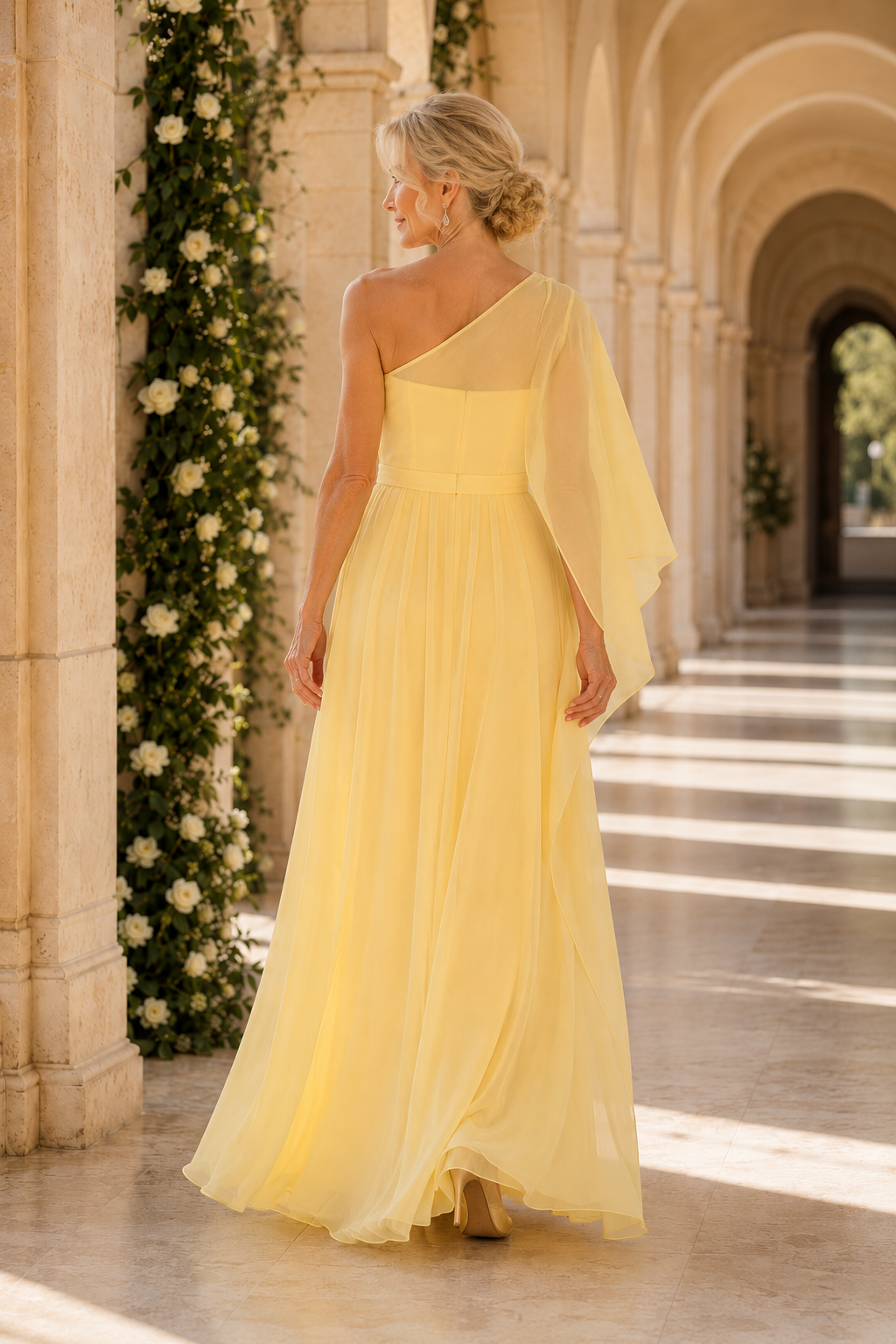 Vestido de Gasa de Corte A con Capa de Un Solo Hombro y Detalle Floral