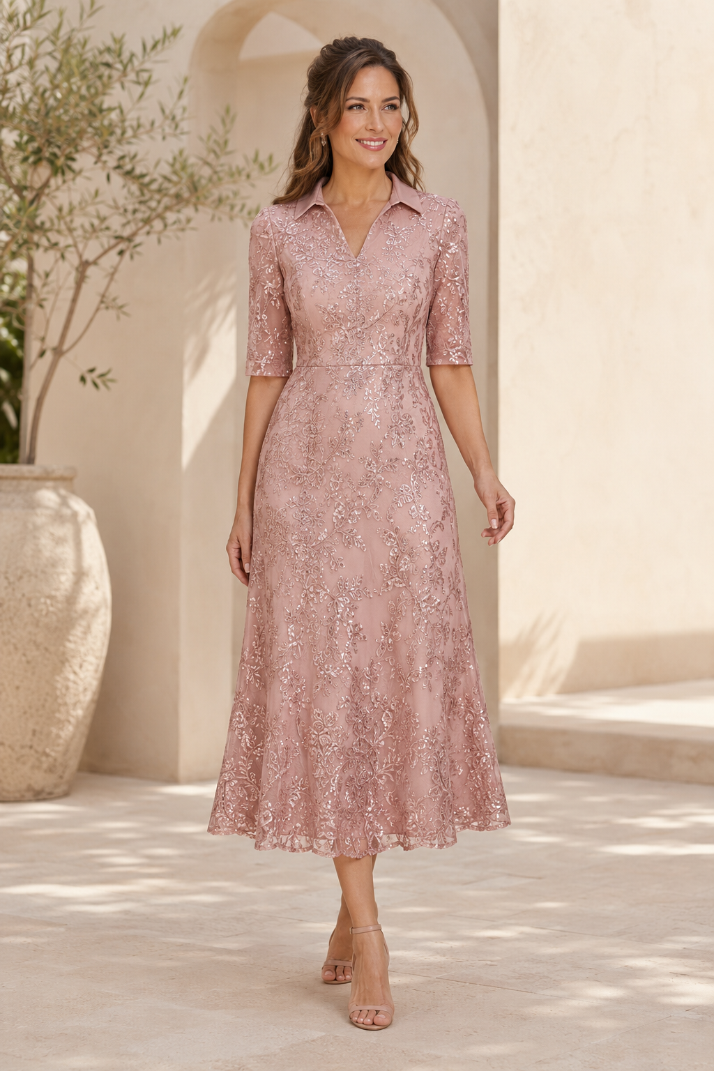 Vestido midi acampanado de encaje con cuello y mangas al codo