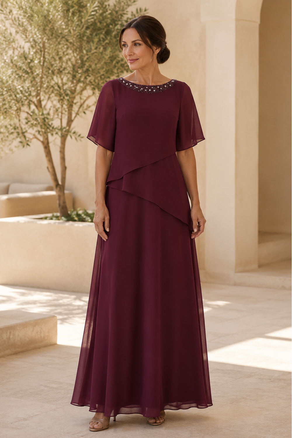 Vestido de chifón asimétrico con escote de pedrería
