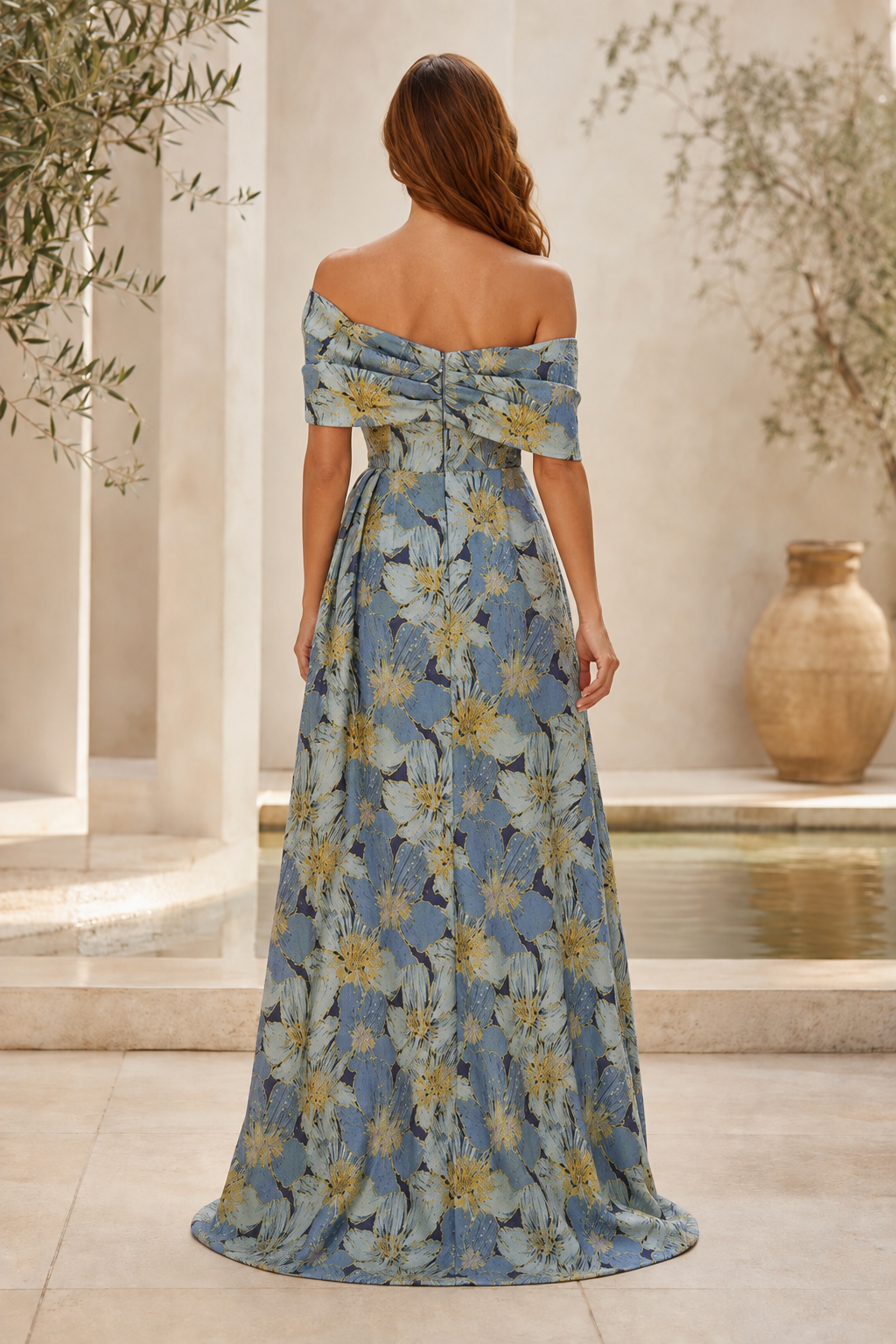 Vestido de jacquard floral con hombros descubiertos y abertura alta