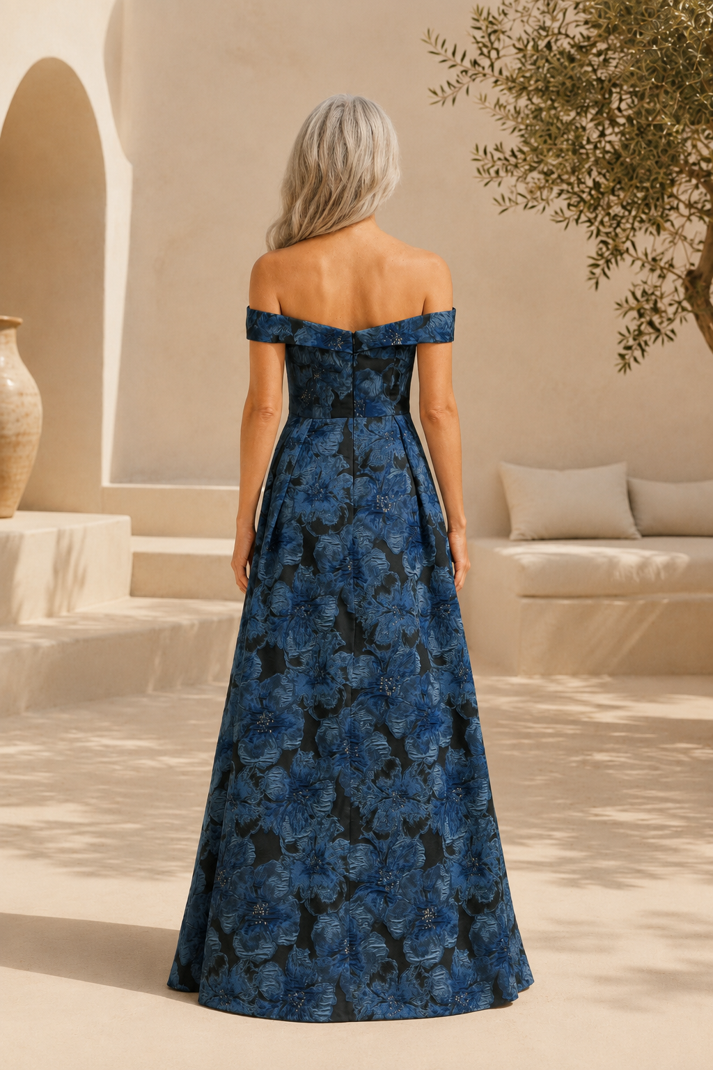 Vestido de noche acampanado con jacquard floral y hombros descubiertos