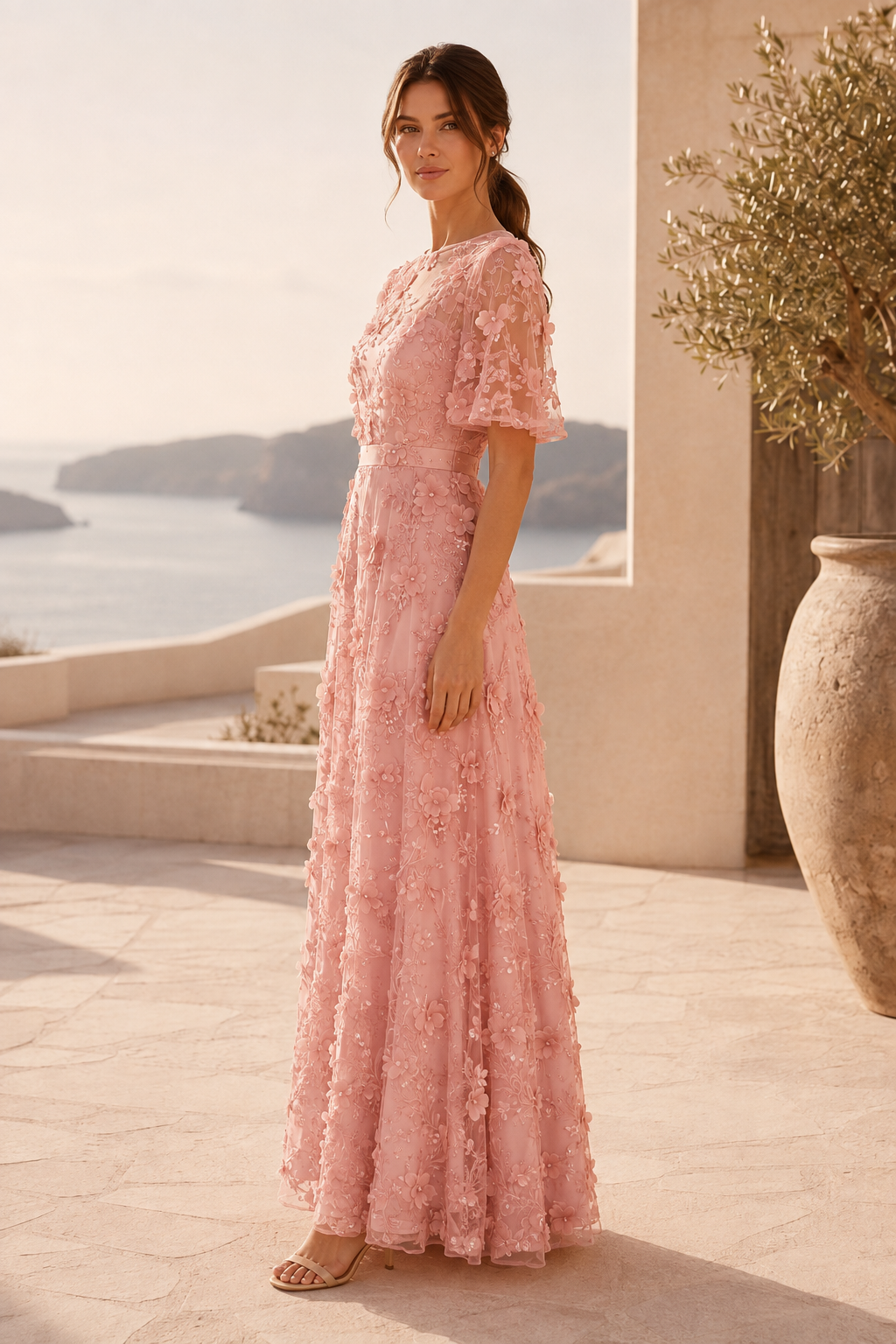 Vestido maxi con apliques florales en 3D y mangas con volantes