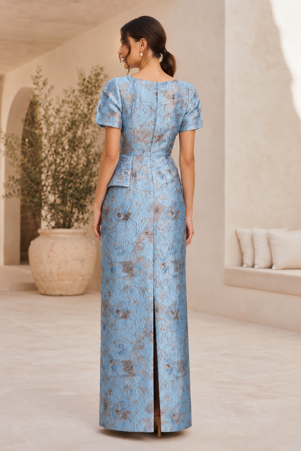 Vestido de noche estilo columna con peplum de jacquard floral