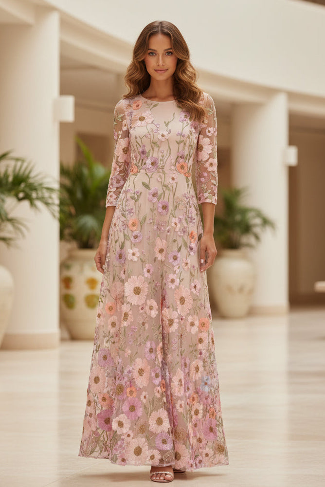 Vestido largo formal acampanado de malla con bordado floral