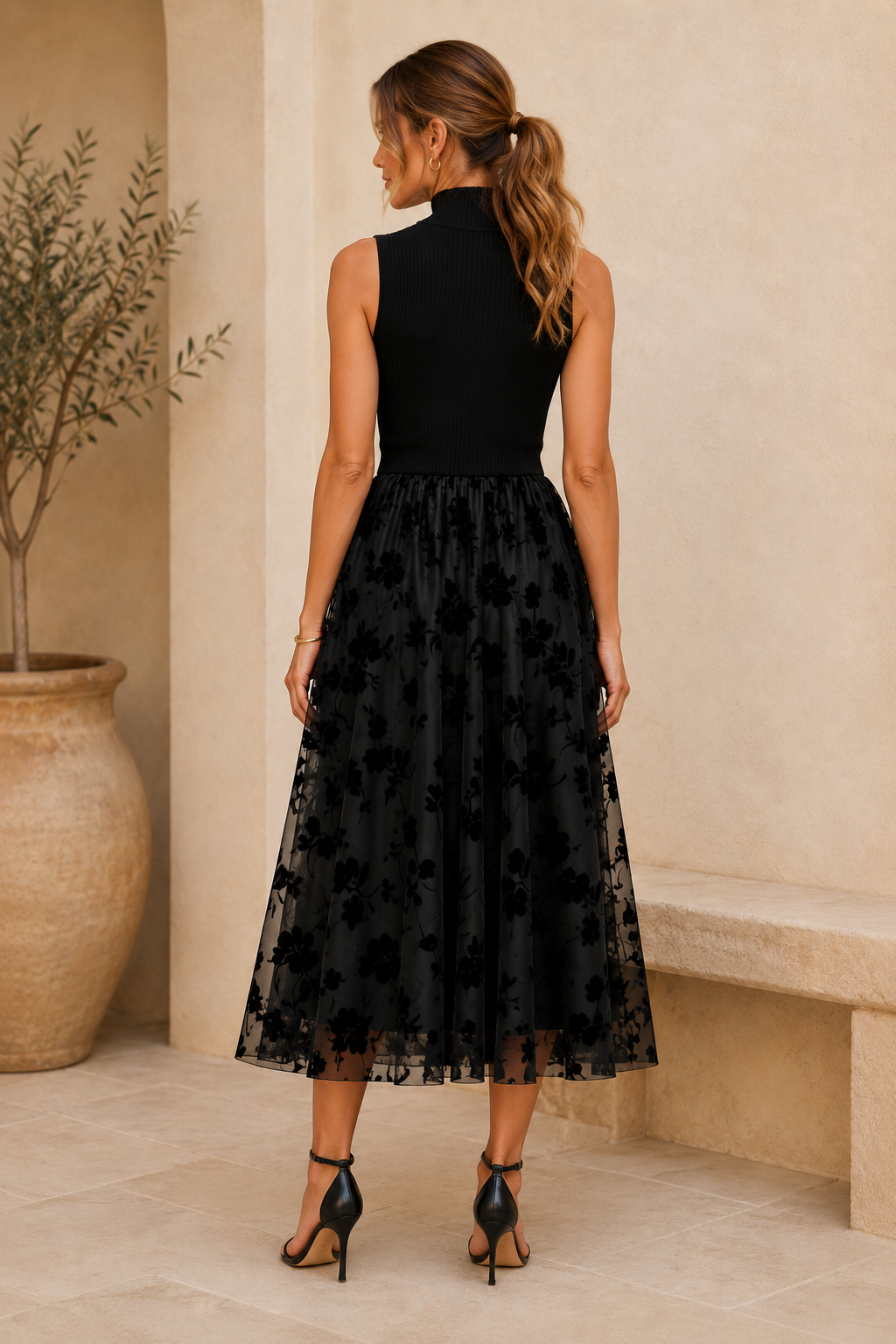 Vestido midi de cuello alto de punto acanalado con falda de tul