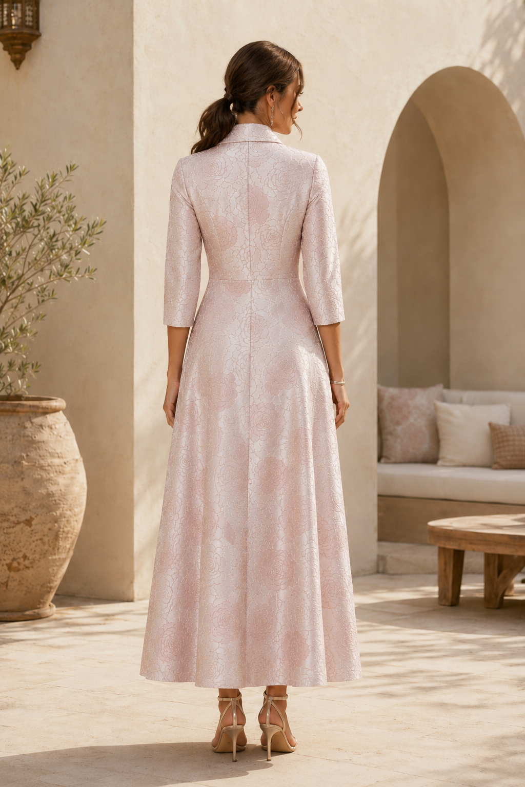 Vestido de línea A con jacquard floral y rosa 3D