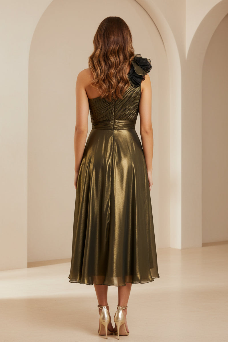 Vestido midi plisado metálico de un solo hombro