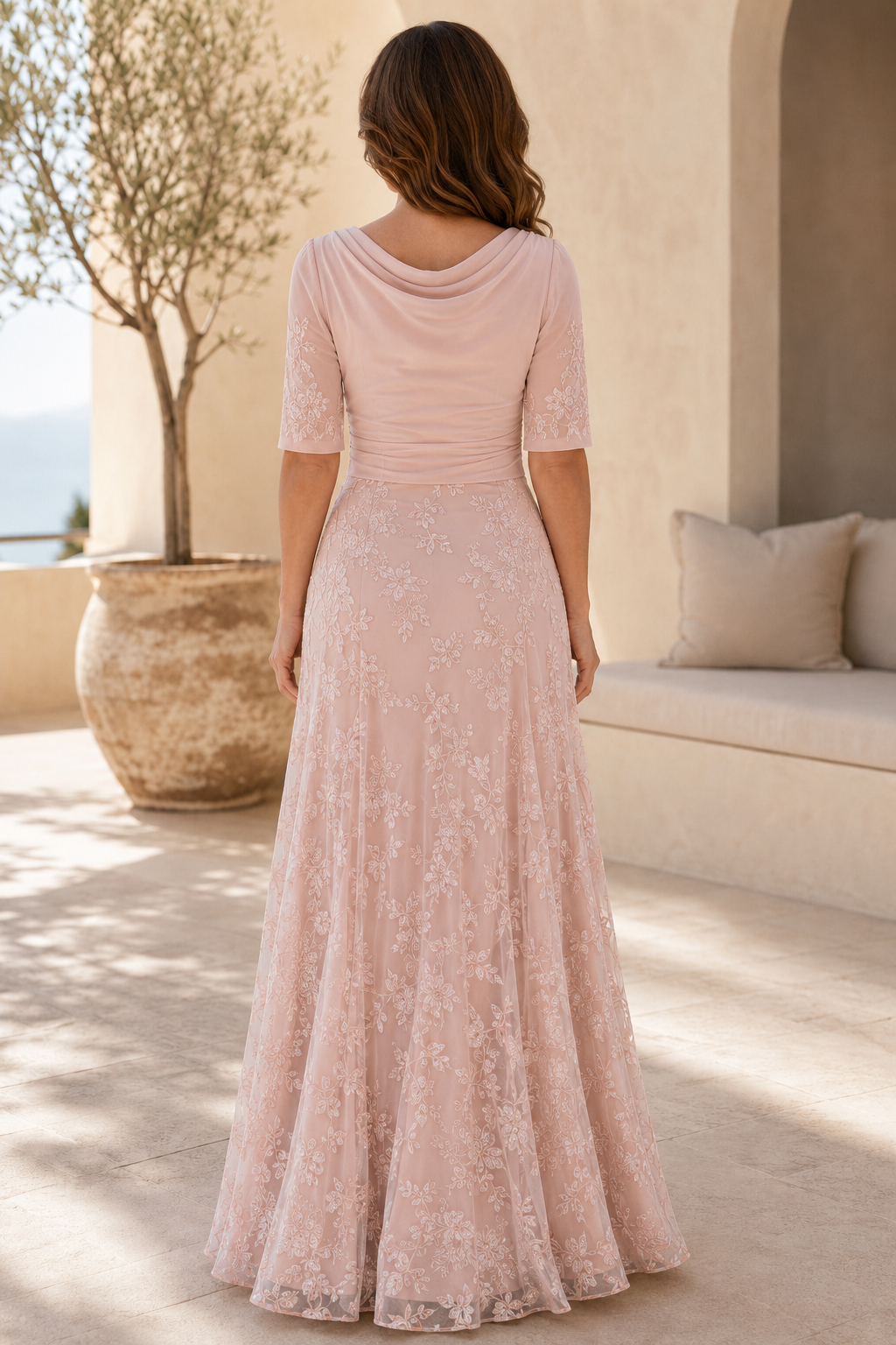Vestido de noche acampanado de encaje con cuello desbocado y manga al codo