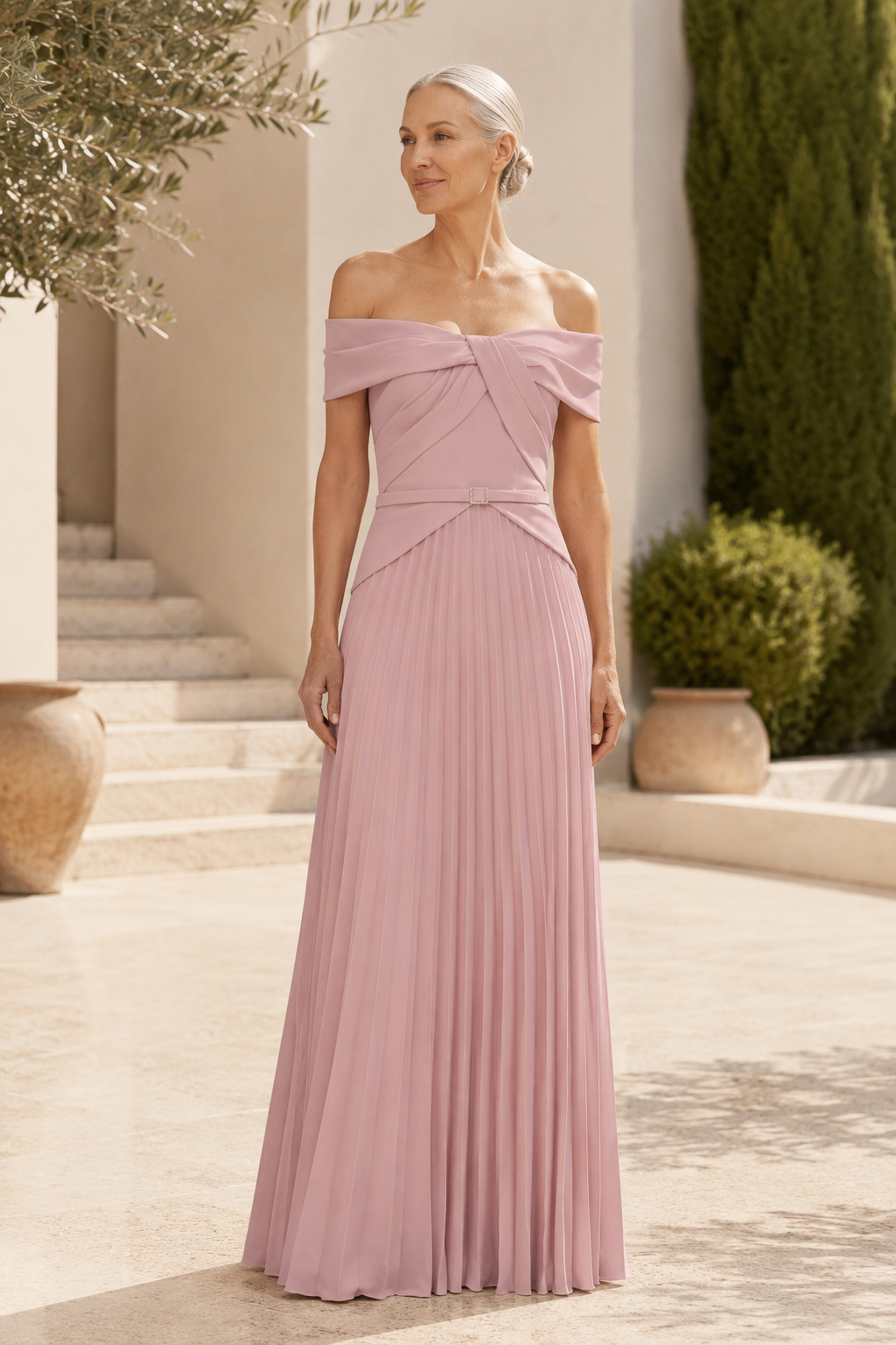 Vestido de noche plisado de gasa con hombros descubiertos