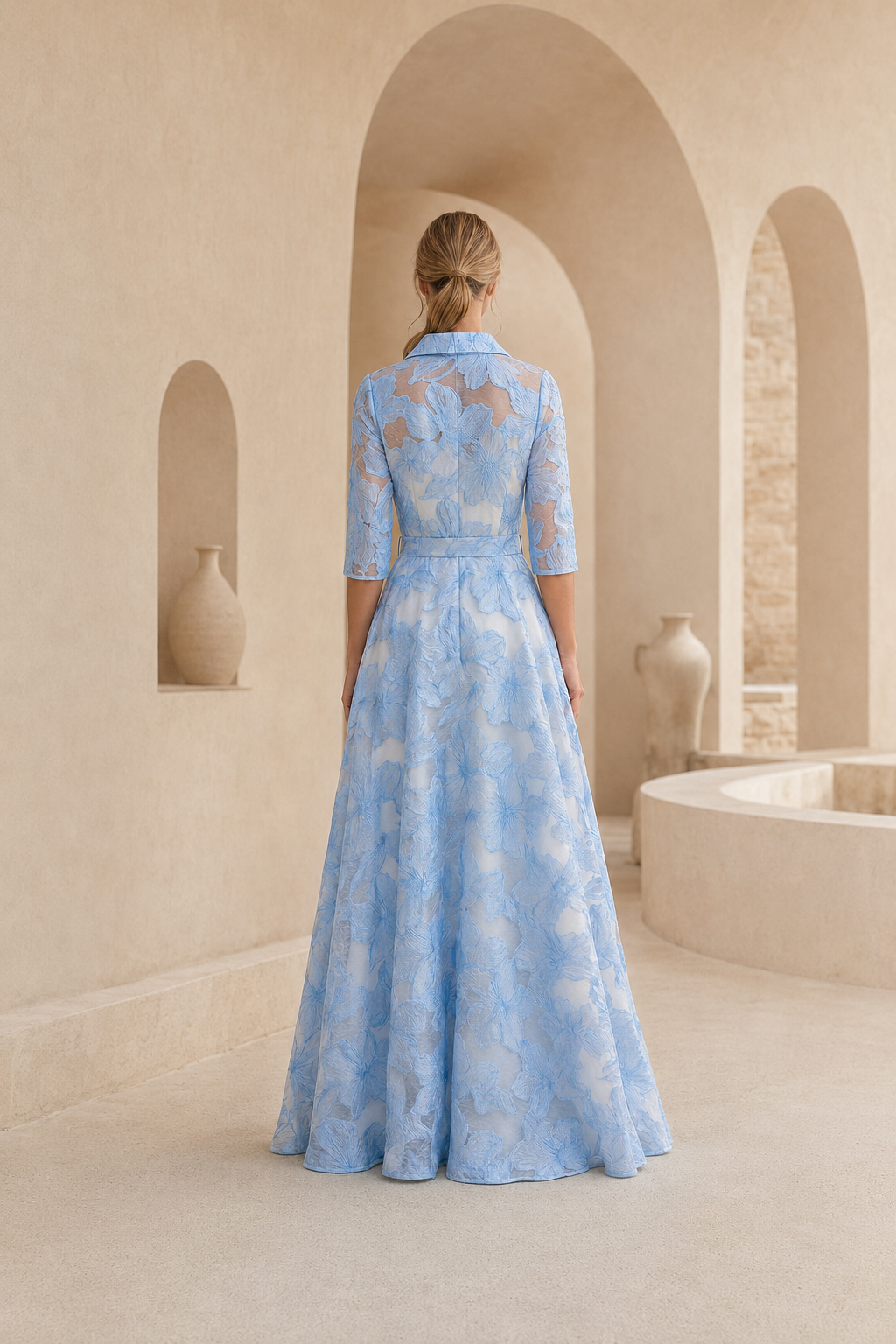 Vestido con cuello floral y corte A con mangas 3/4