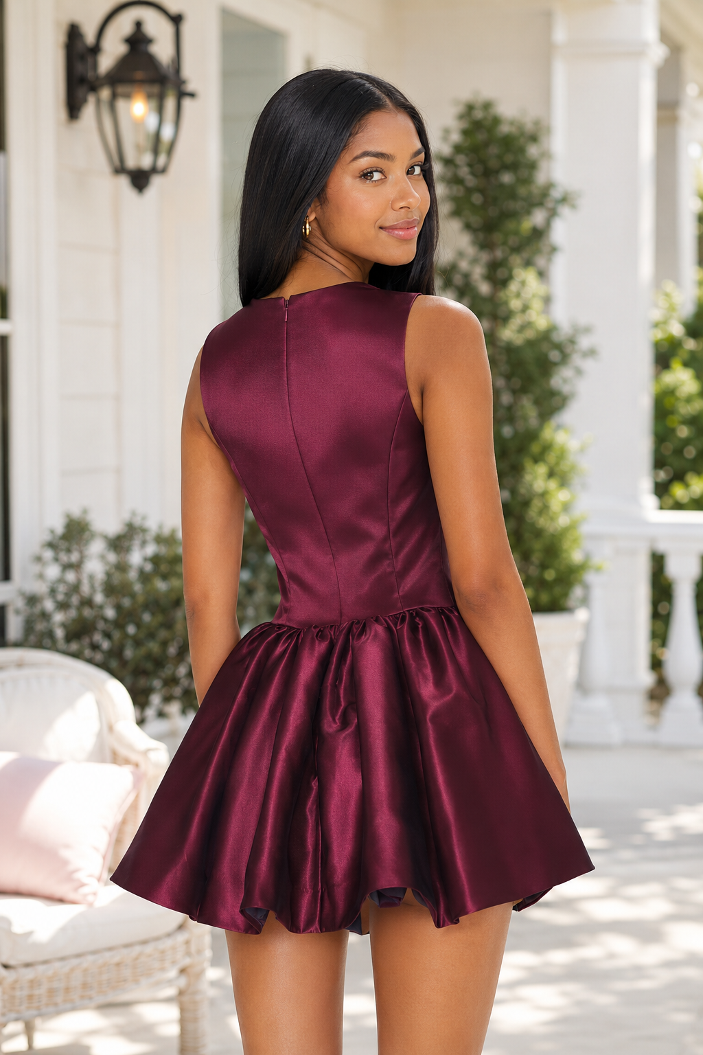 Vestido de cóctel sin mangas con falda burbuja de cuello alto de satén