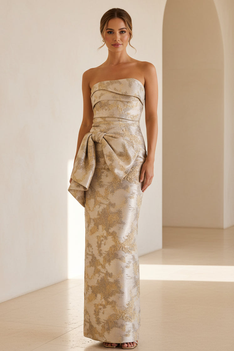Vestido de noche largo con jacquard metalizado sin tirantes