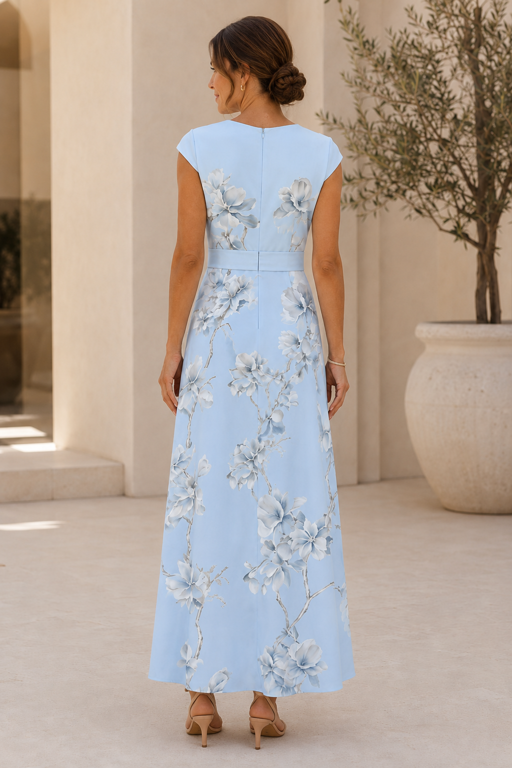 Vestido midi evasé con estampado floral y manga casquillo