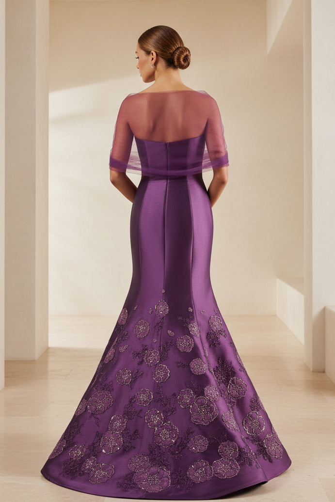 Vestido de sirena con hombros descubiertos y apliques florales