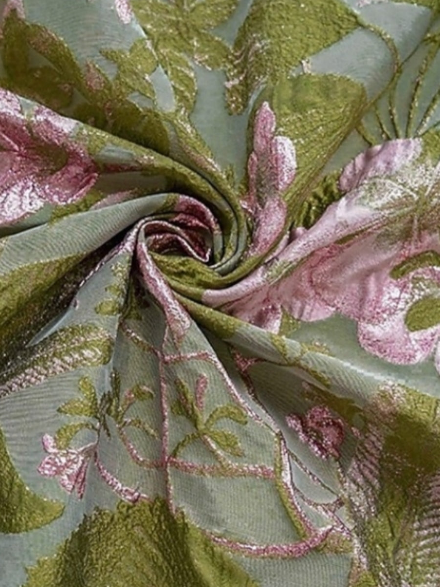 Vestido largo de jacquard floral con cinturón de cuentas