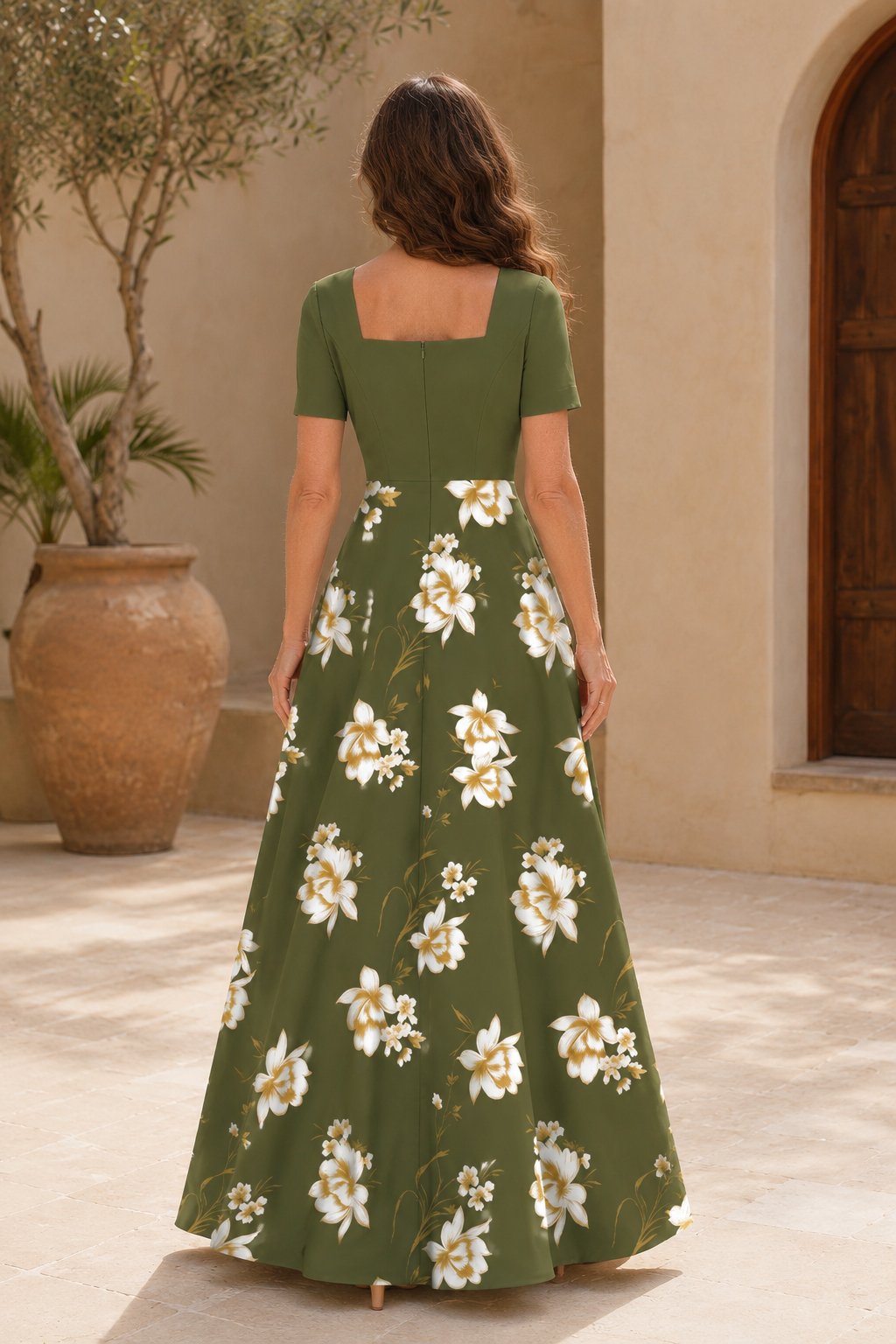 Elegante vestido maxi acampanado floral con escote cuadrado
