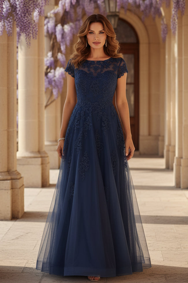 Vestido de novia línea A de encaje y tul con escote ilusión tipo barco