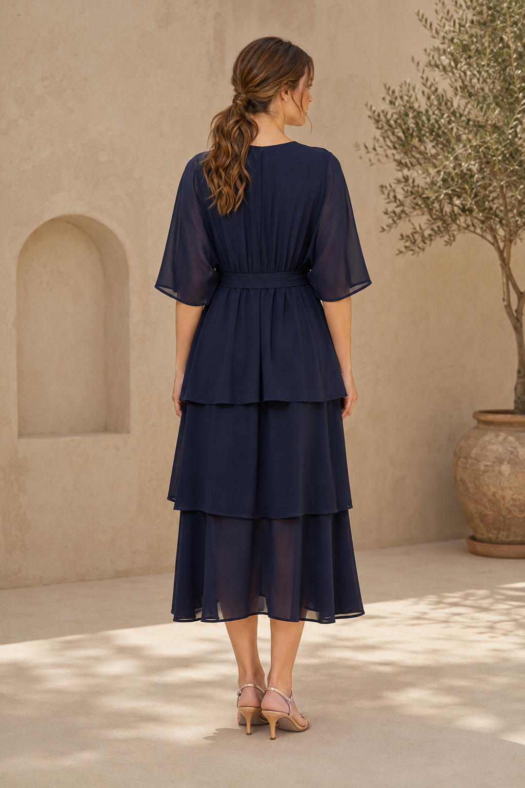 Vestido midi cruzado de gasa a capas con mangas con volantes
