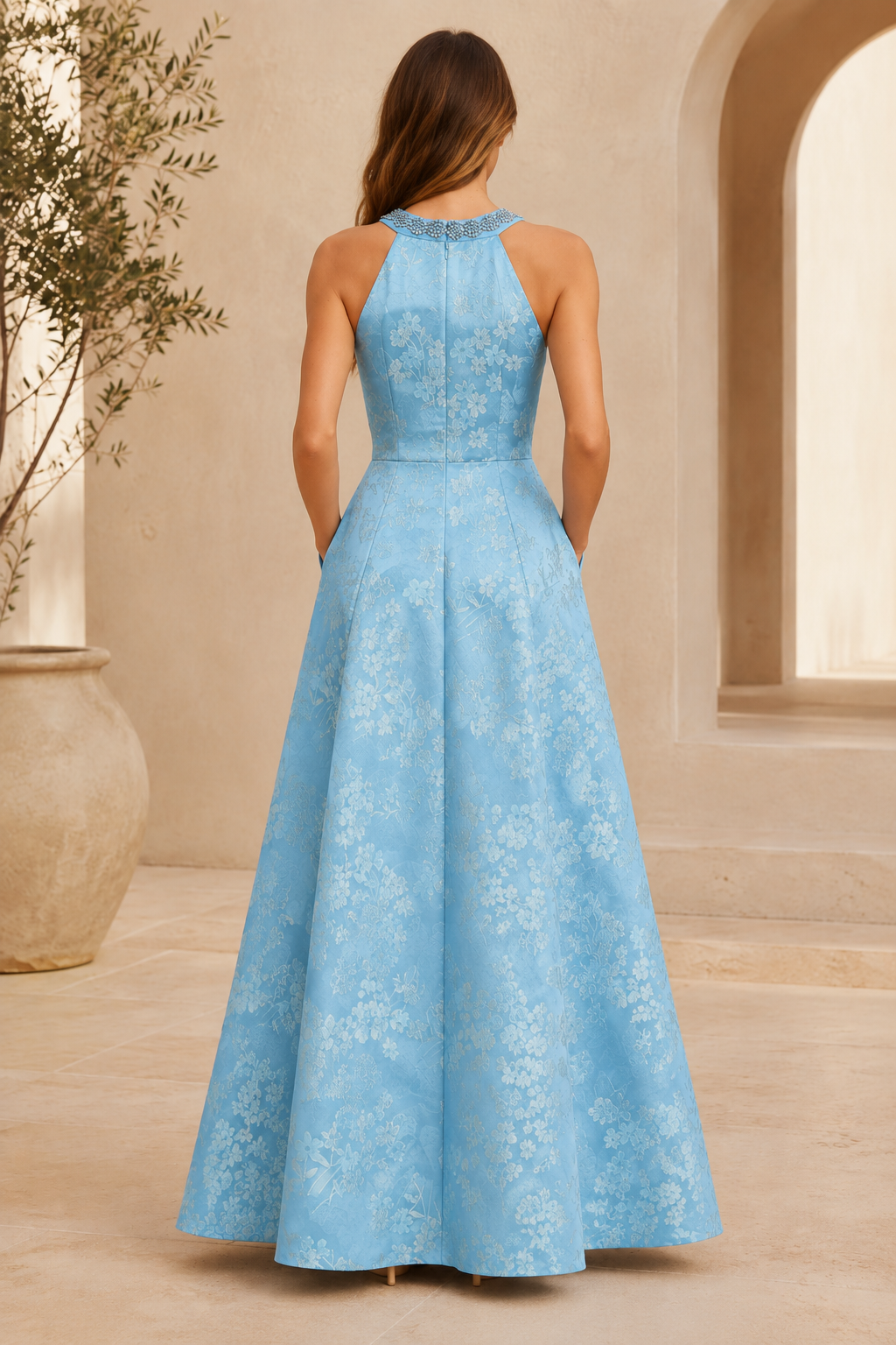 Vestido largo halter de jacquard floral con cuello adornado con cuentas