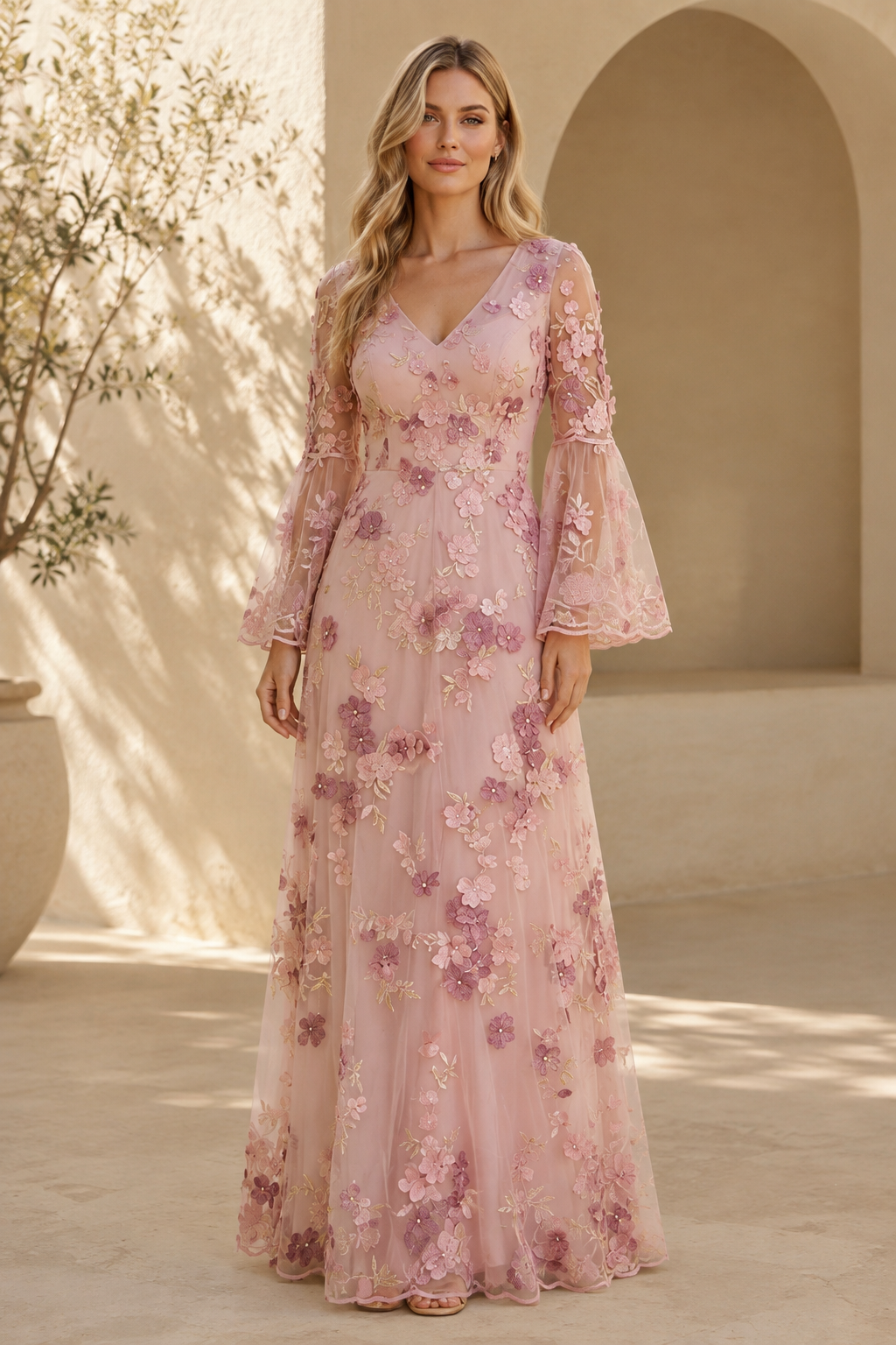 Vestido Largo con Bordado Floral 3D y Mangas Acampanadas
