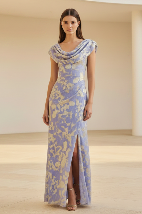 Vestido de noche drapeado metálico con cuello vuelto
