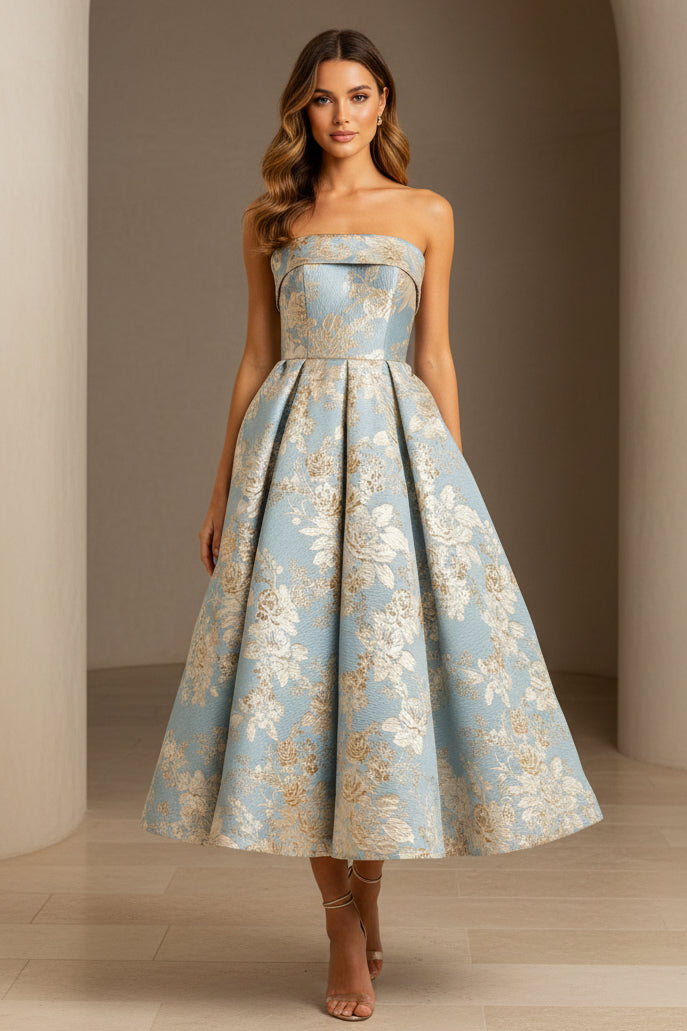 Vestido midi acampanado sin tirantes de jacquard floral