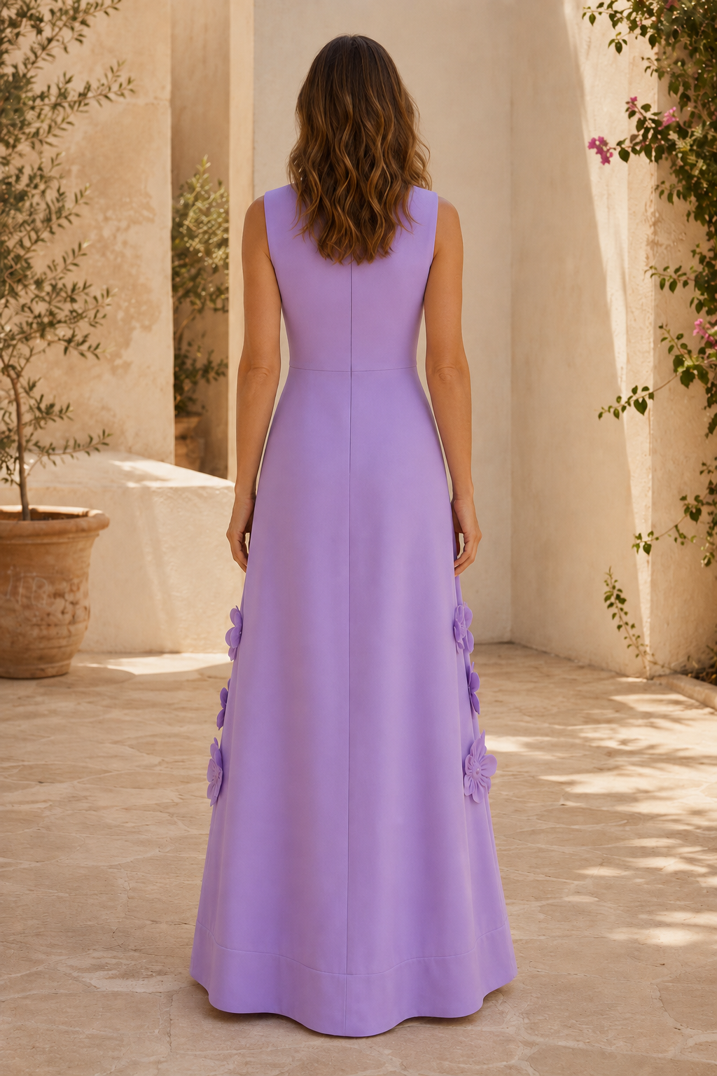 Vestido largo acampanado sin mangas con flores en 3D