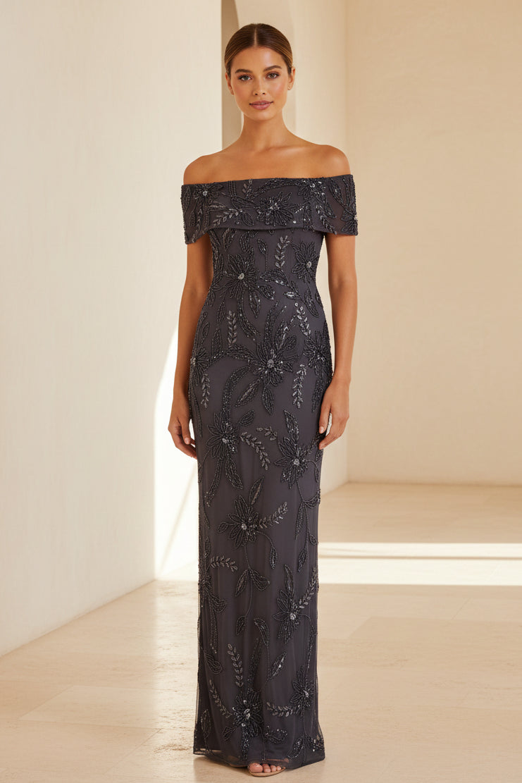 Vestido de noche estilo tubo con hombros descubiertos, cuentas y diseño floral