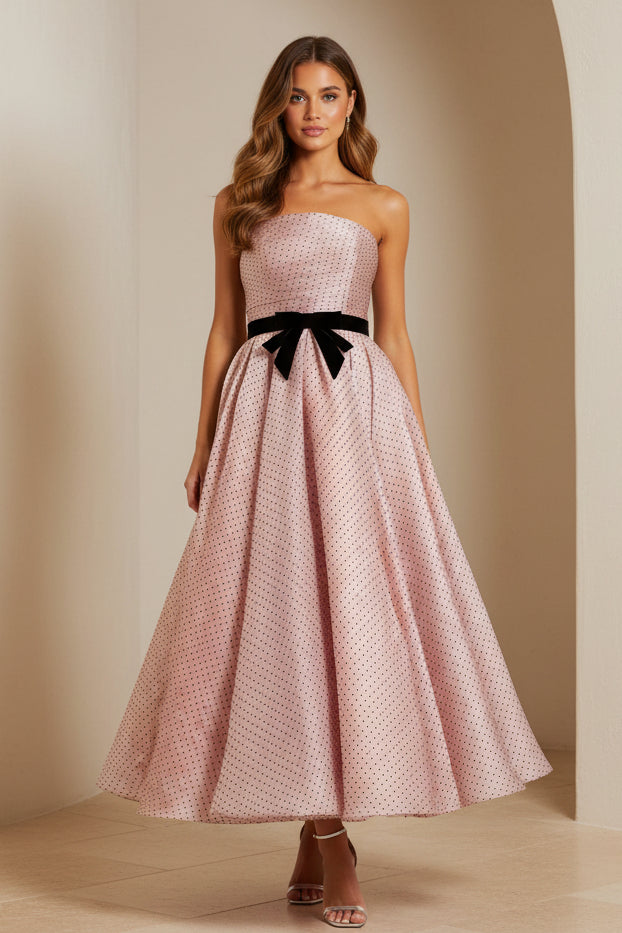 Vestido sin tirantes drapeado con corte en A y largo de té
