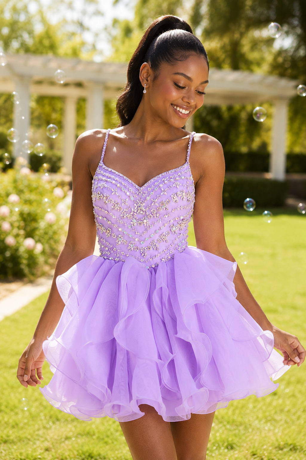 Minivestido de organza con volantes y corpiño de cuentas