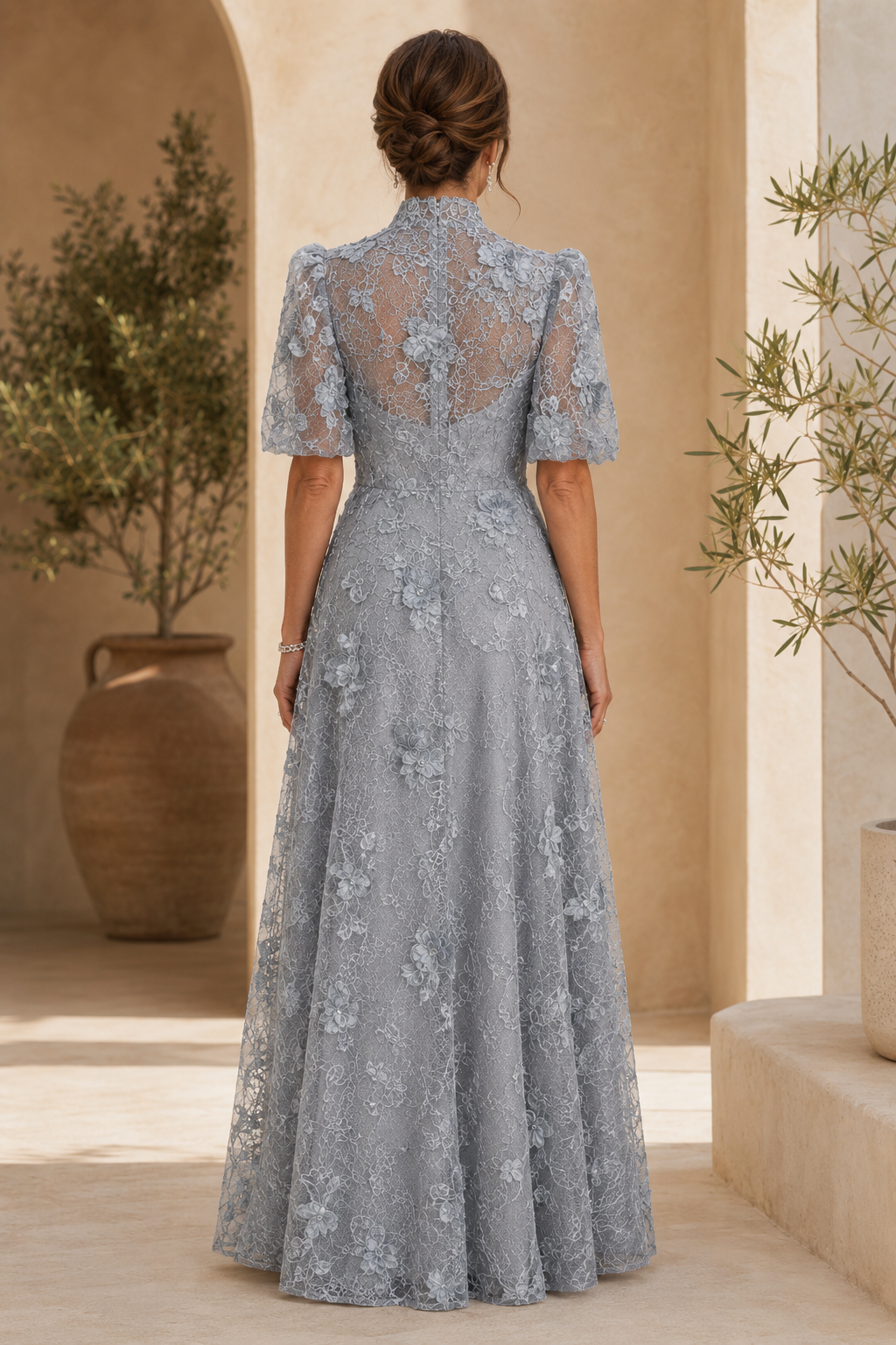 Vestido de línea A con cuello alto de encaje floral y mangas abullonadas