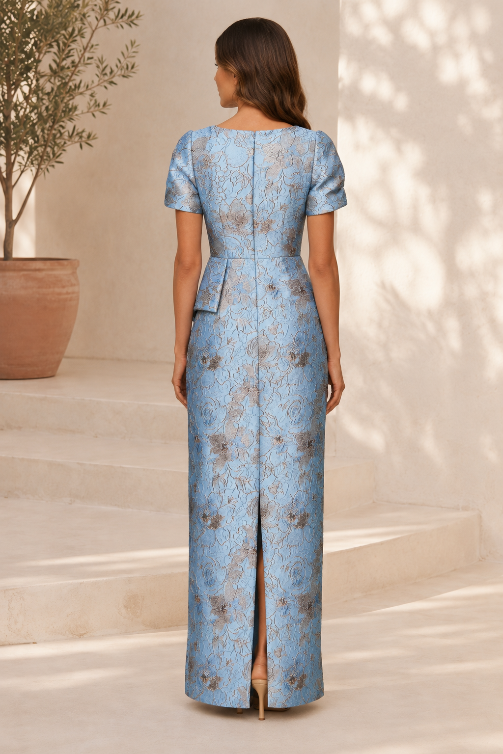Vestido de noche largo con péplum y jacquard floral