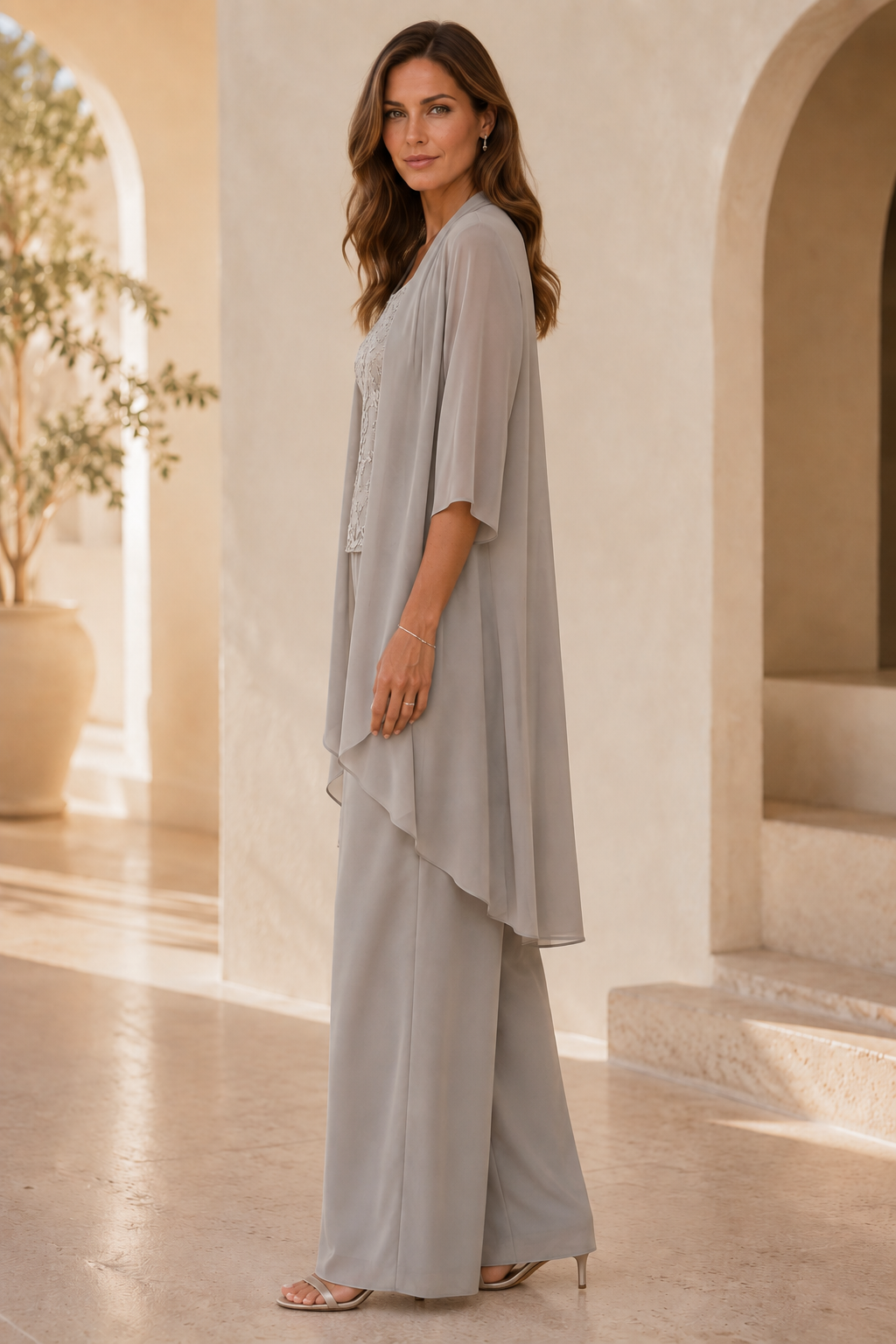 Traje de pantalón de chifón de 3 piezas con top bordado
