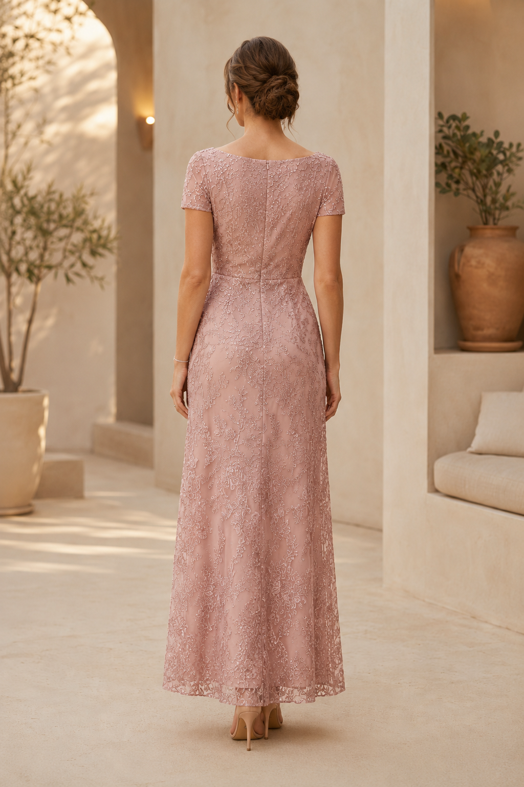 Vestido de encaje para la madre de la novia con cuello bateau