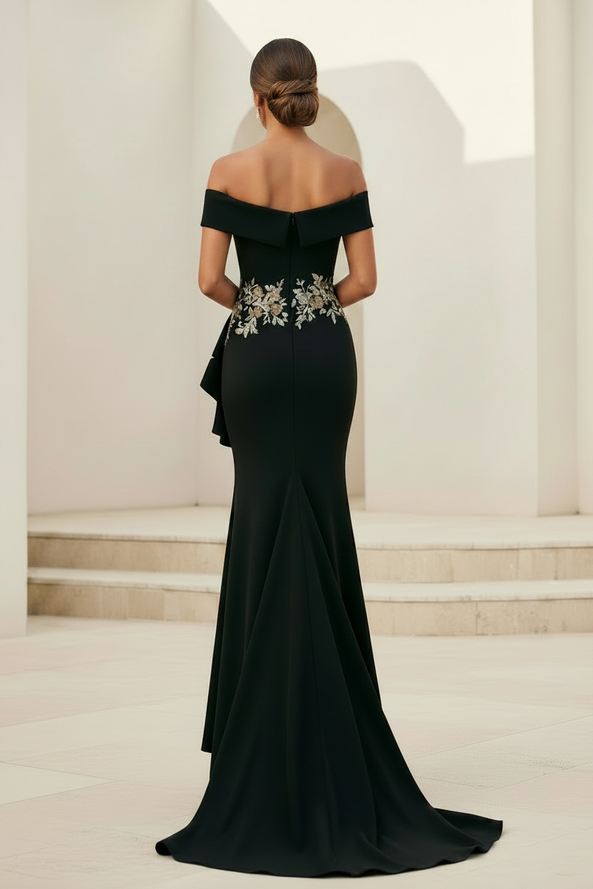 Vestido de sirena con hombros descubiertos y bordados