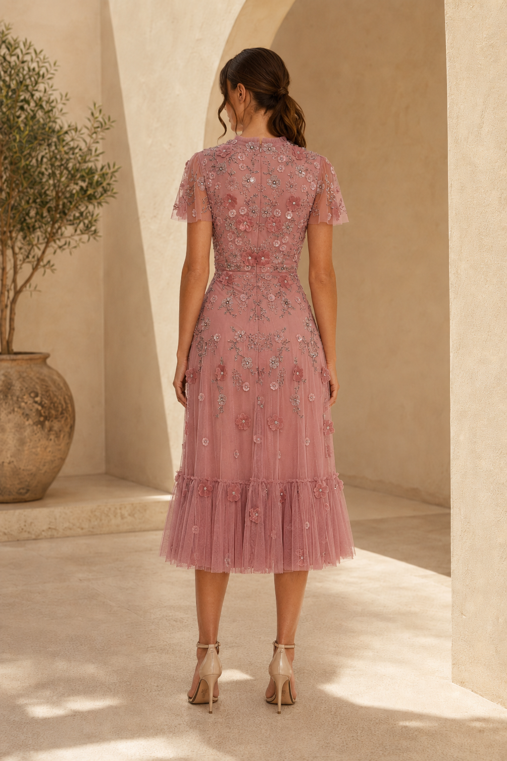 Vestido Midi de Tul Bordado Floral con Mangas de Vuelo