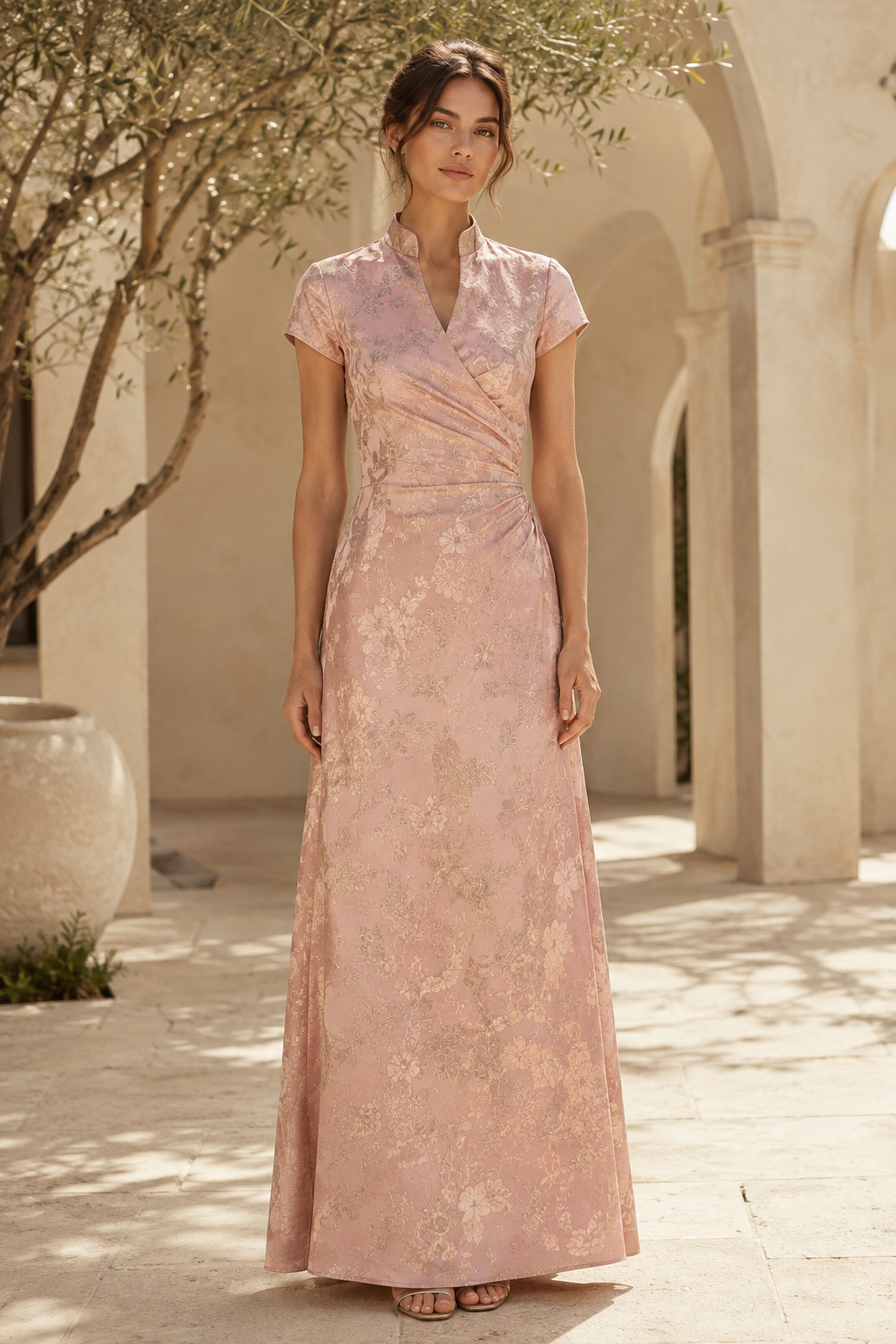 Vestido de noche jacquard floral con cuello mandarín