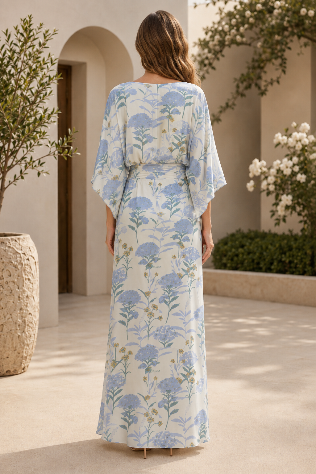 Maxivestido floral de manga kimono con cintura fruncida